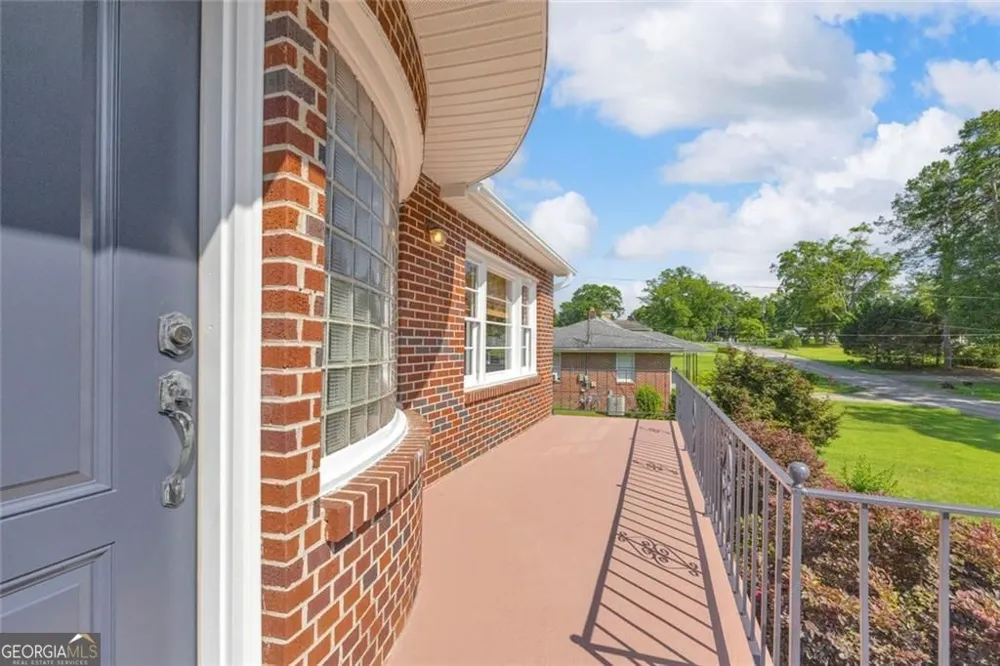 142 Ola ST Toccoa, GA 30577