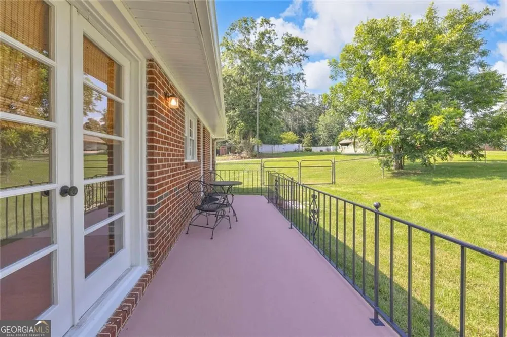 142 Ola ST Toccoa, GA 30577