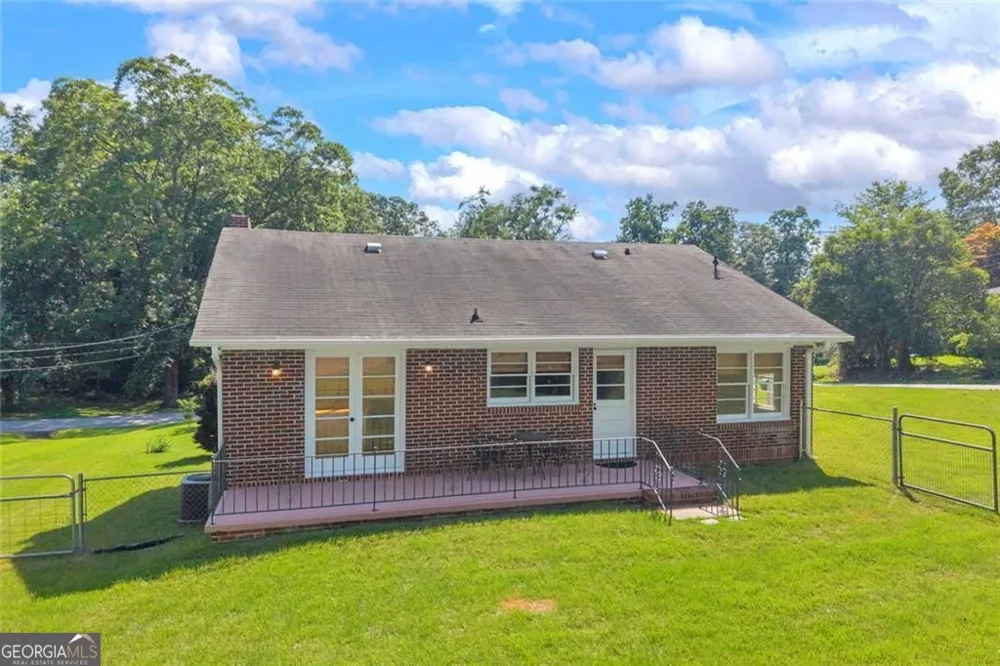 142 Ola ST Toccoa, GA 30577