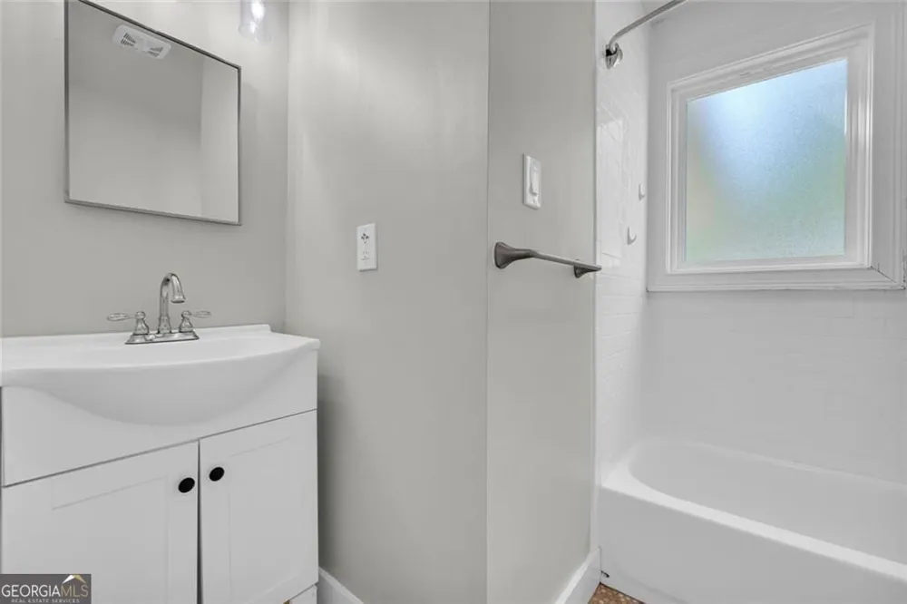 142 Ola ST Toccoa, GA 30577