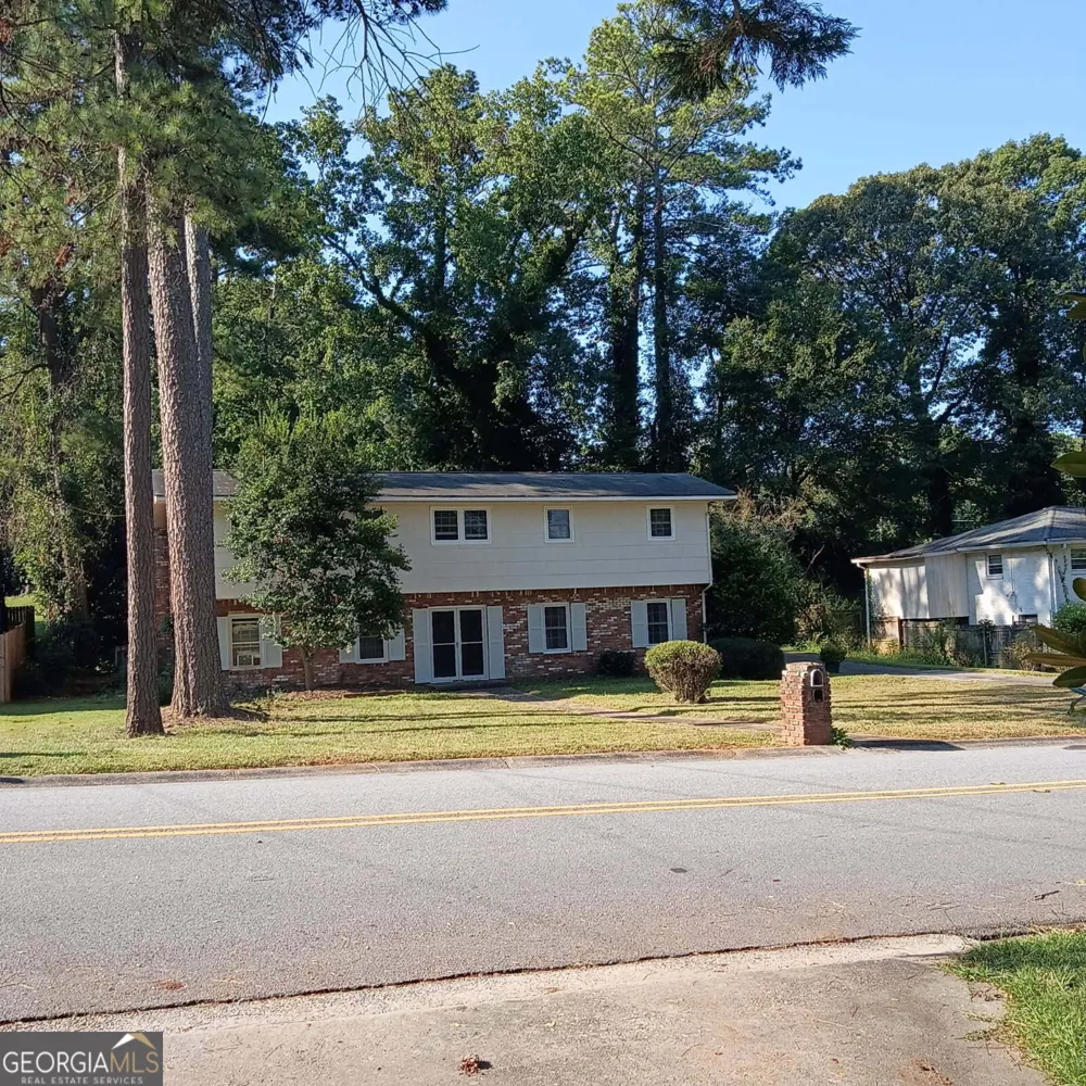 3034 Sunset LN East Point, GA 30344