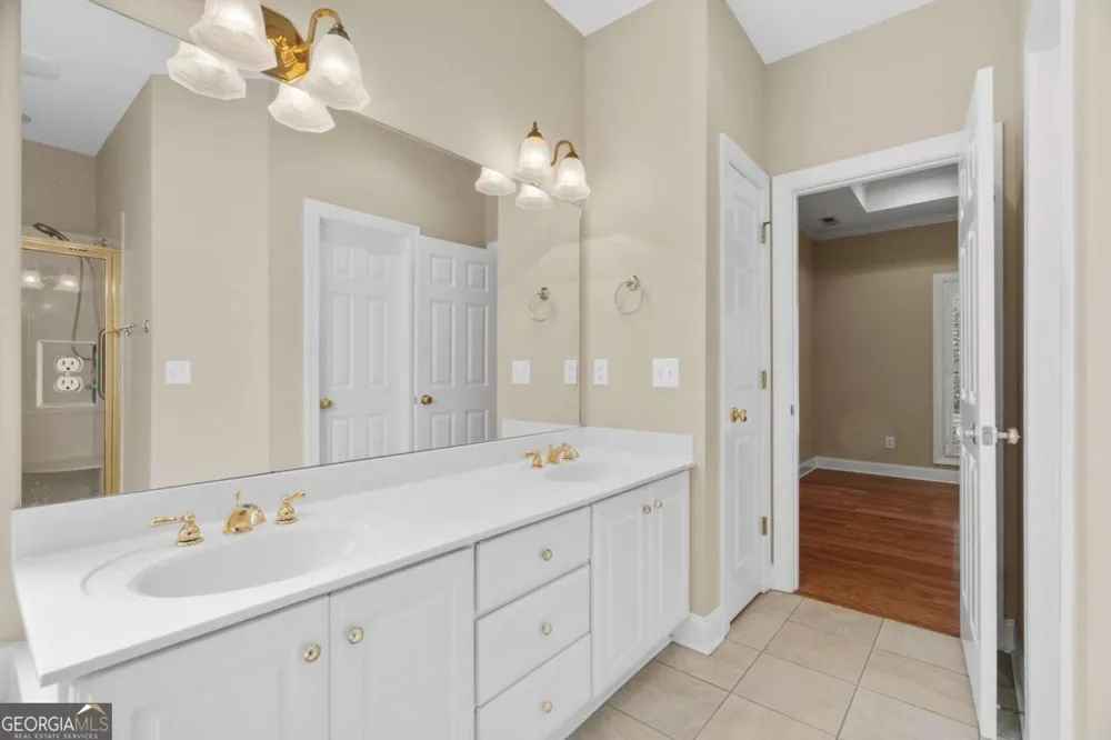 112 Bristol PL SE Calhoun, GA 30701