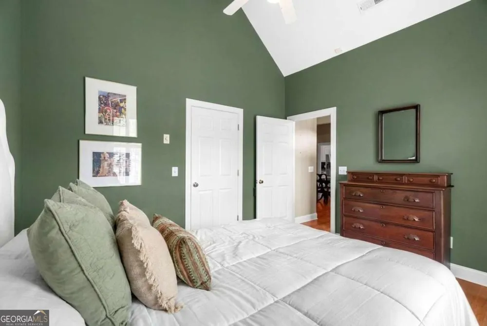 112 Bristol PL SE Calhoun, GA 30701