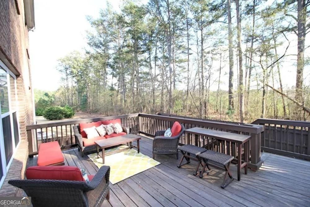 2217 Chaseford LN Powder Springs, GA 30127