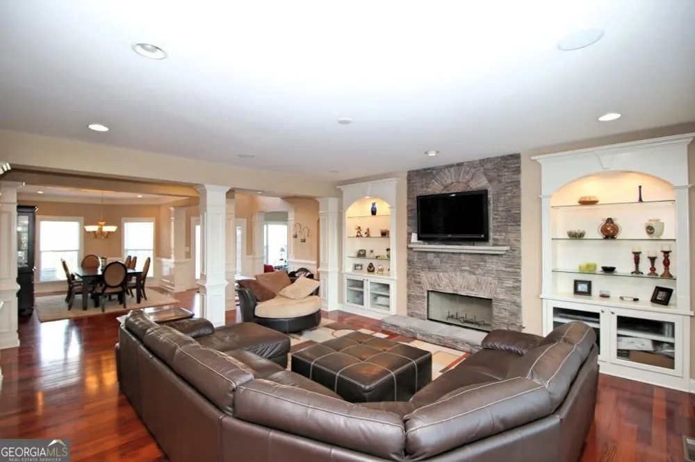 2217 Chaseford LN Powder Springs, GA 30127