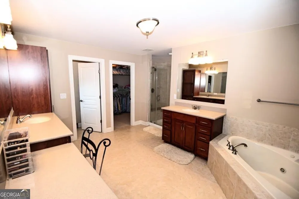 2217 Chaseford LN Powder Springs, GA 30127