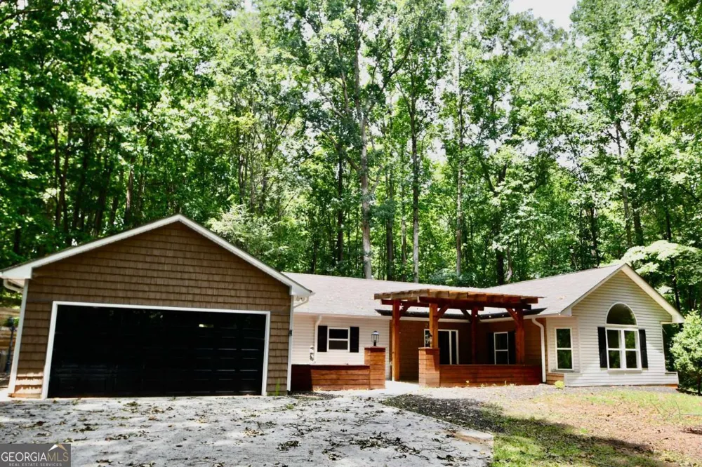 257 Lake Place DR Lavonia, GA 30553