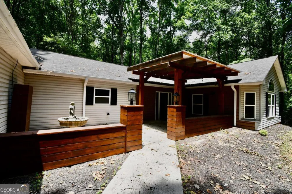 257 Lake Place DR Lavonia, GA 30553