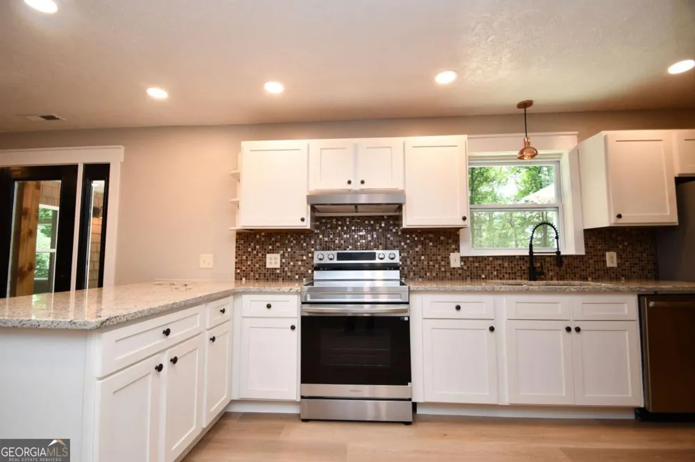 257 Lake Place DR Lavonia, GA 30553