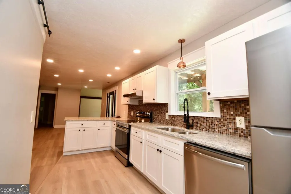 257 Lake Place DR Lavonia, GA 30553