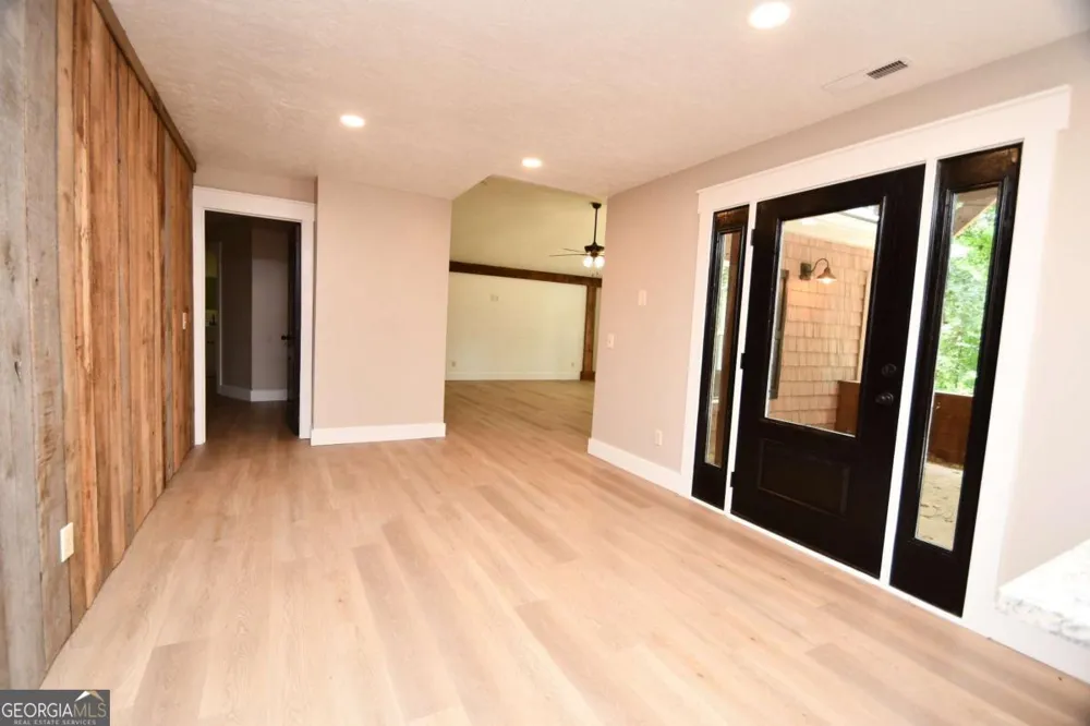 257 Lake Place DR Lavonia, GA 30553