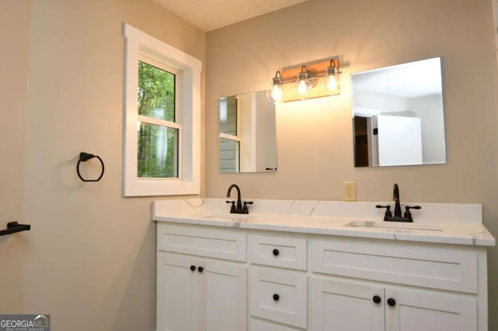 257 Lake Place DR Lavonia, GA 30553