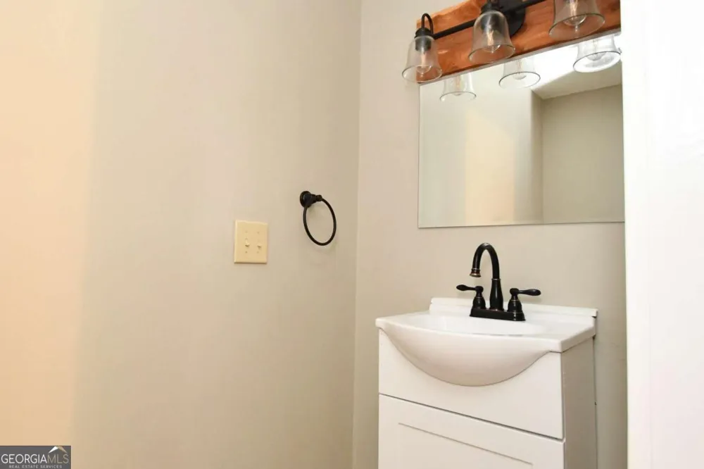 257 Lake Place DR Lavonia, GA 30553