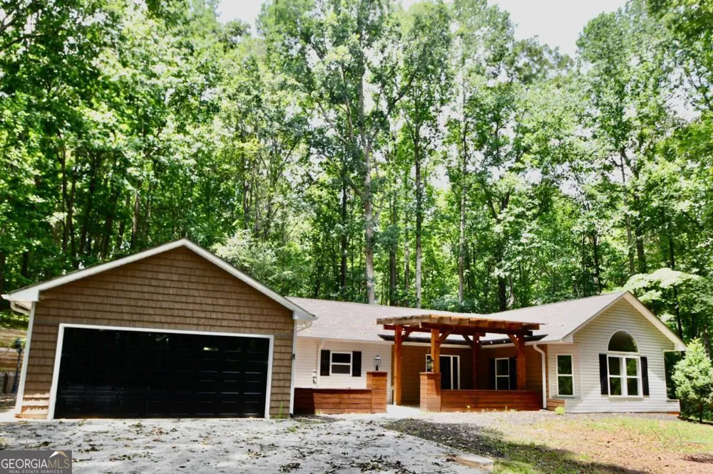 257 Lake Place DR Lavonia, GA 30553