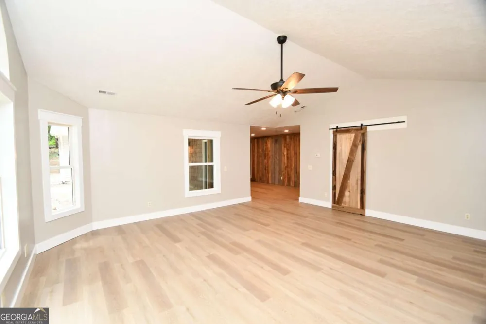 257 Lake Place DR Lavonia, GA 30553