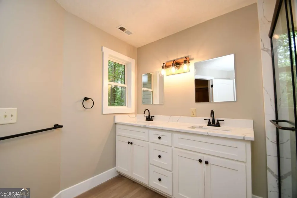 257 Lake Place DR Lavonia, GA 30553