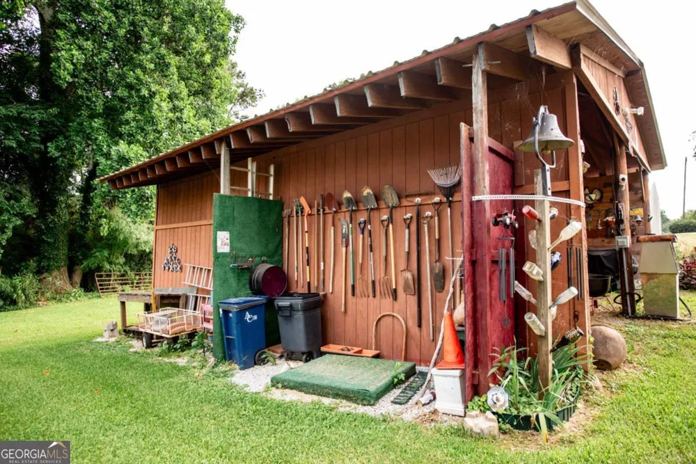 335 Robert Hardeman RD Winterville, GA 30683