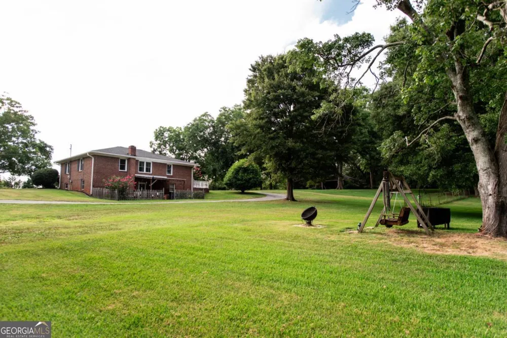 335 Robert Hardeman RD Winterville, GA 30683