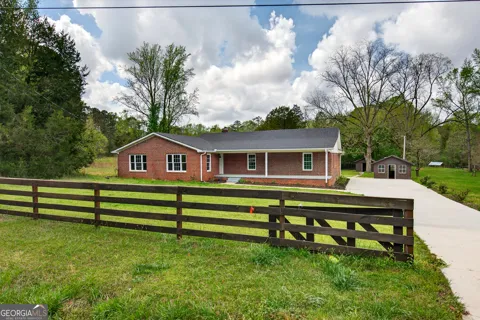 7142 Hamilton RD
