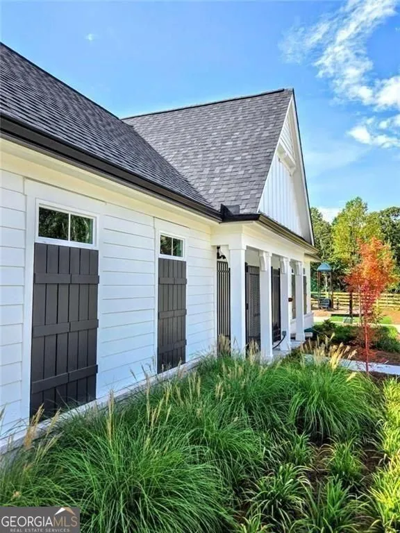 7505 Clover LN Flowery Branch, GA 30542