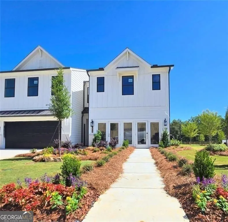 7505 Clover LN Flowery Branch, GA 30542