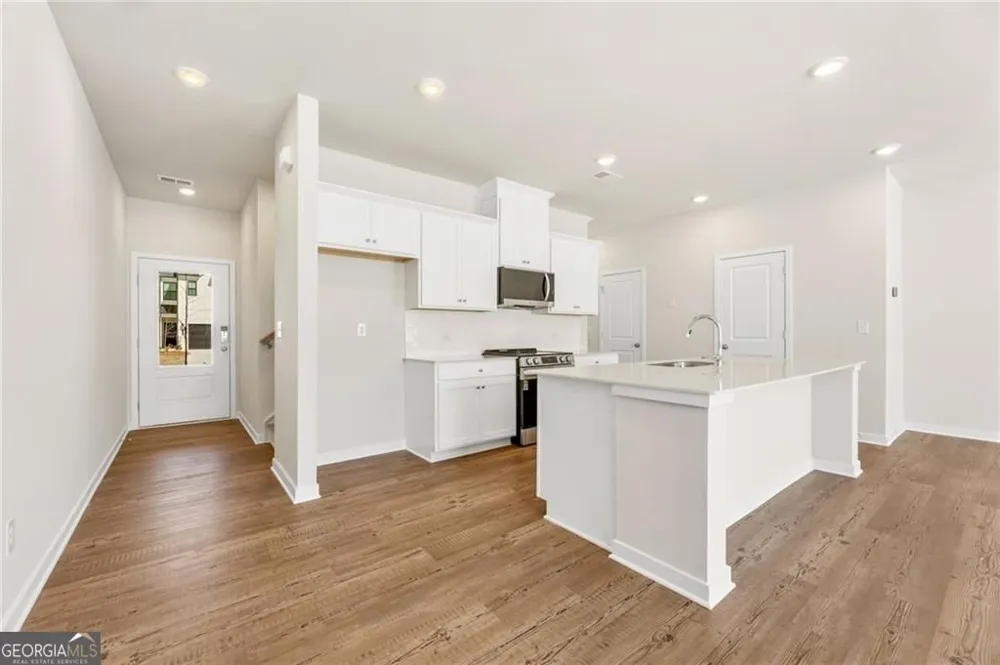 7497 Clover LN Flowery Branch, GA 30542
