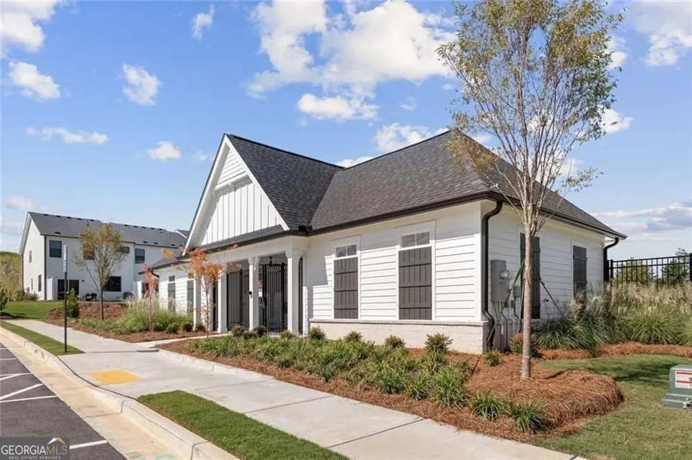 7481 Clover LN Flowery Branch, GA 30542