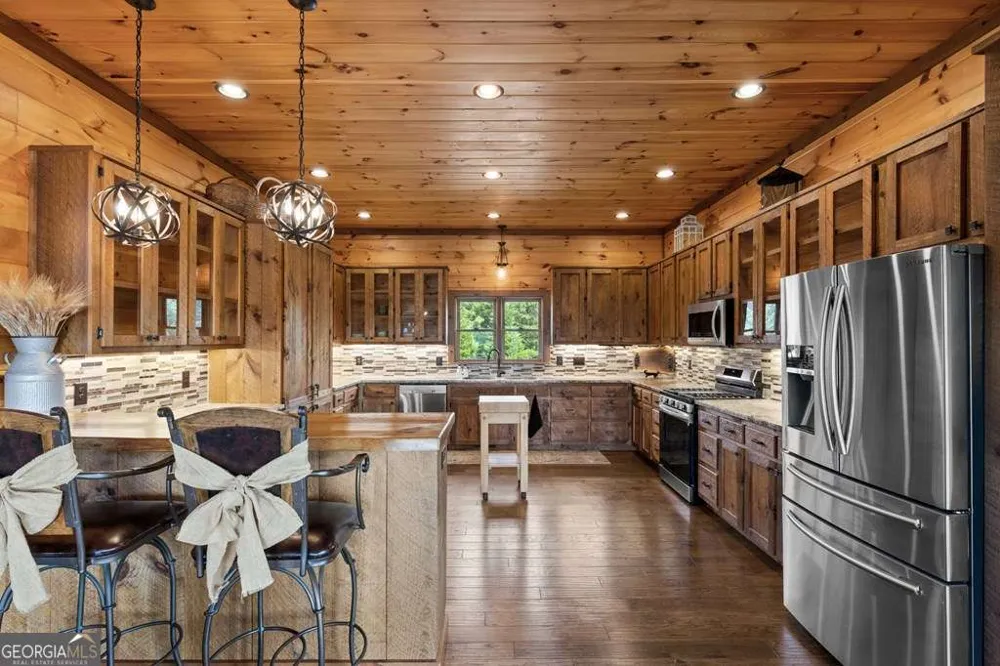 9 Kensington DR Mineral Bluff, GA 30559