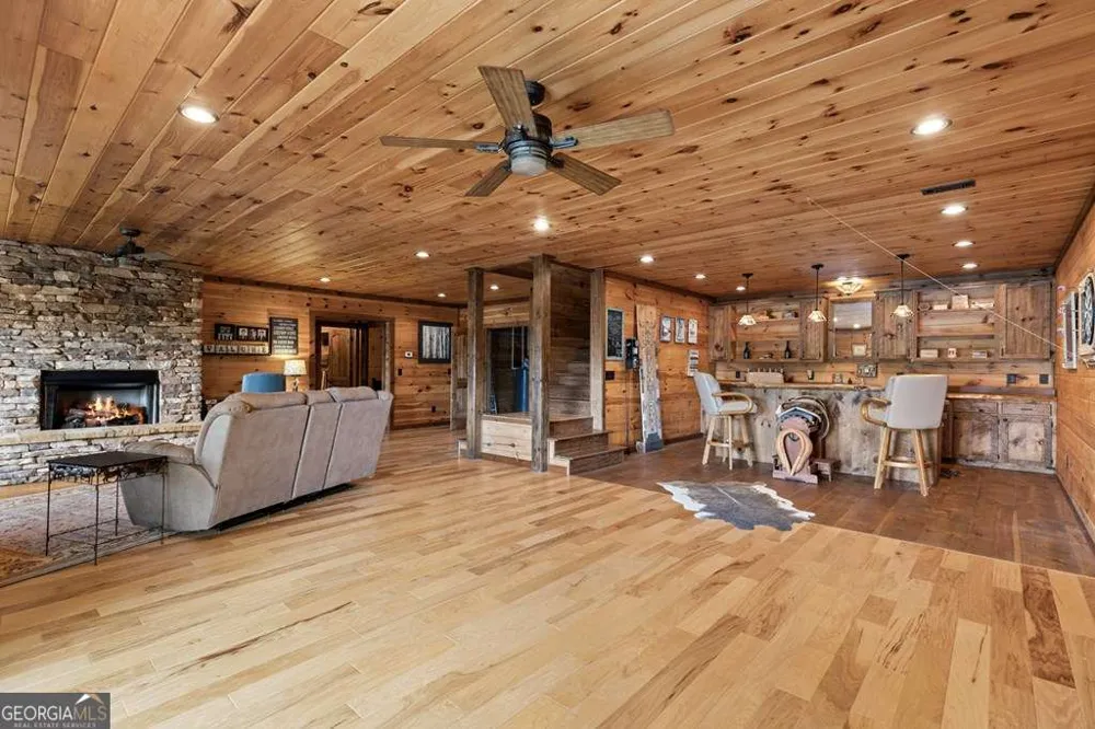 9 Kensington DR Mineral Bluff, GA 30559