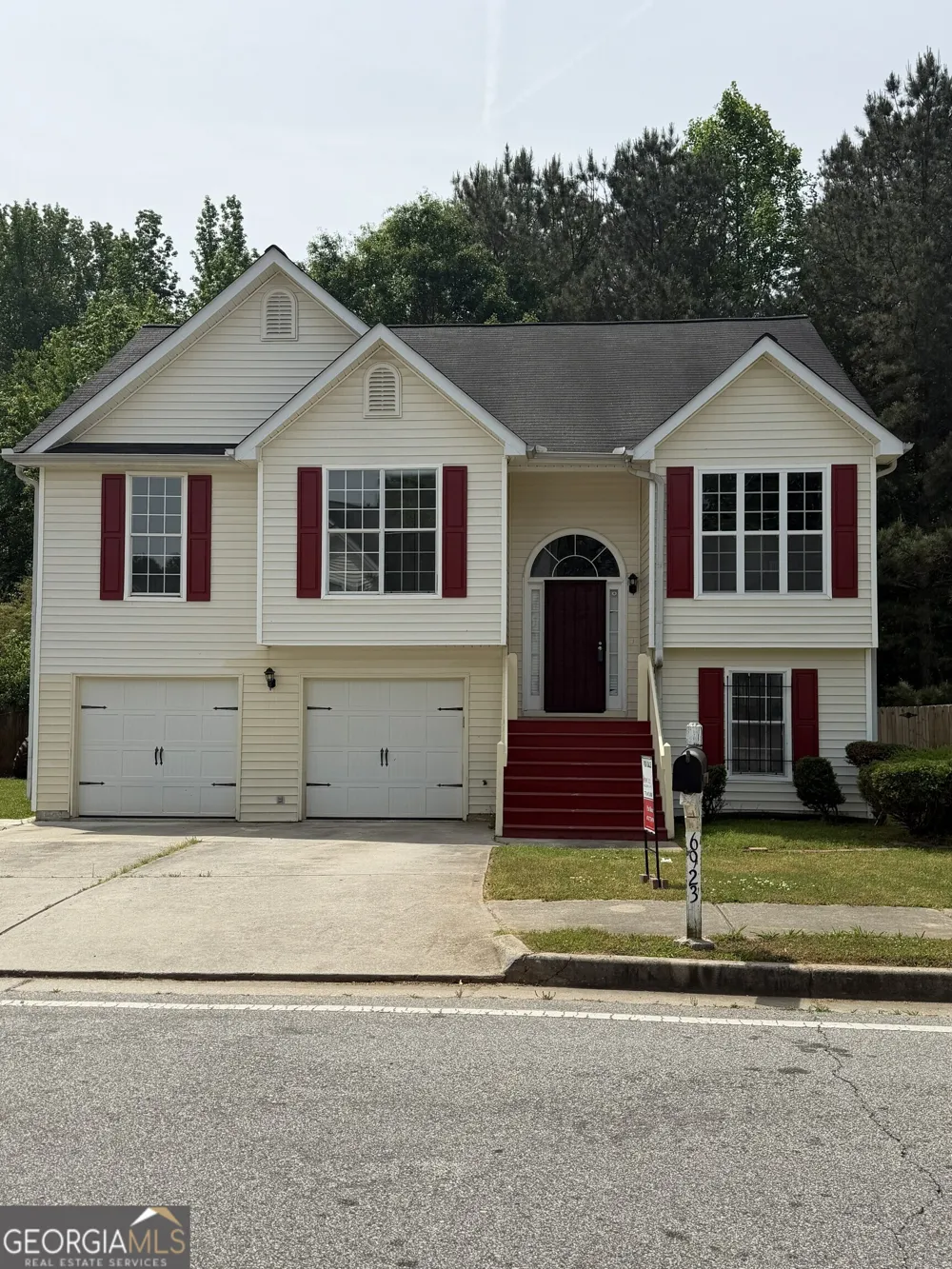 6923 Biscayne BLVD Rex, GA 30273