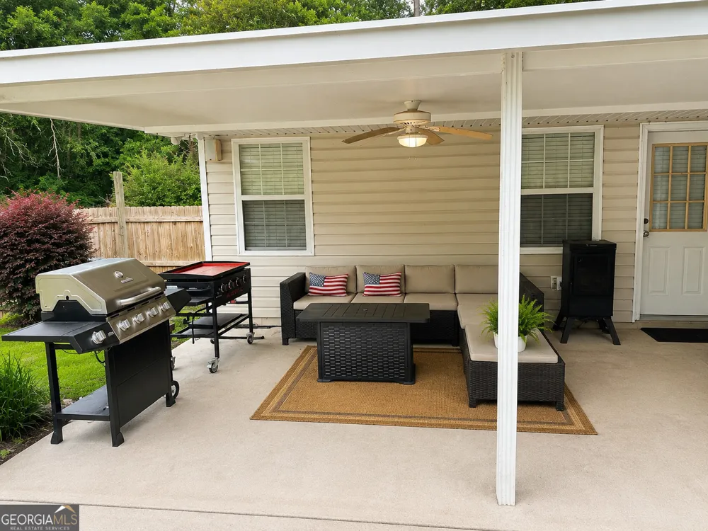 135 Brandon ST Baxley, GA 31513