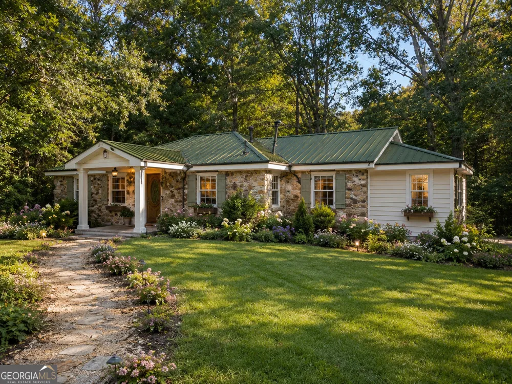 269 Perry LN Buchanan, GA 30113