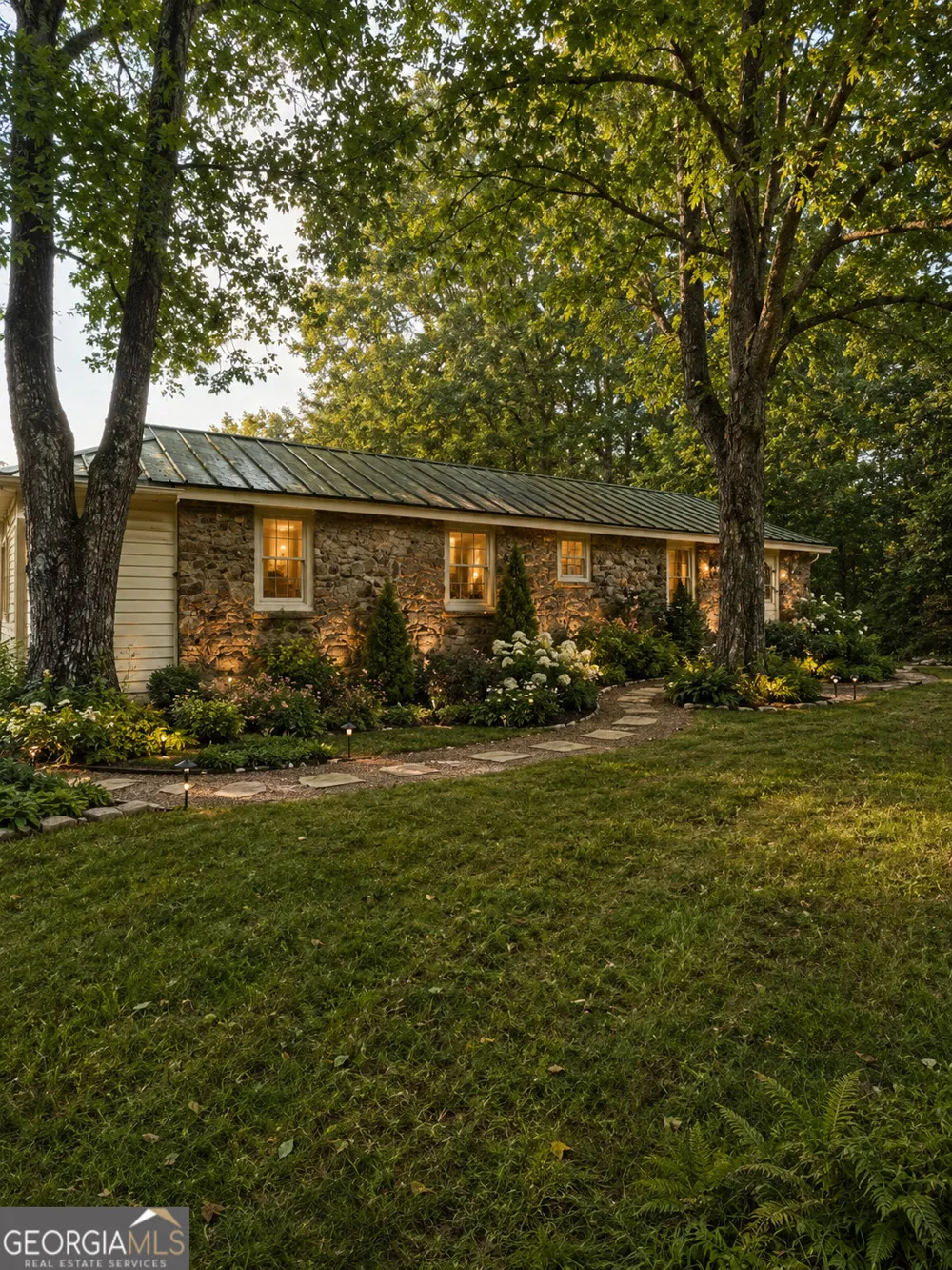 269 Perry LN Buchanan, GA 30113