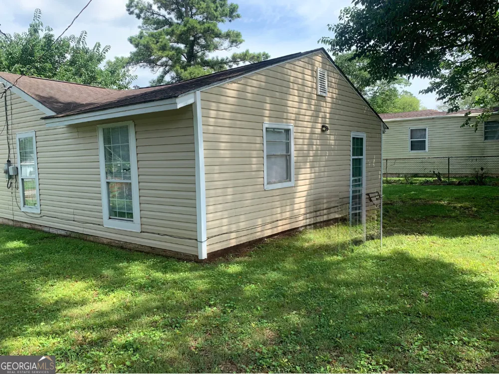 1933 Henry Crumpton DR SW Birmingham, AL 35211