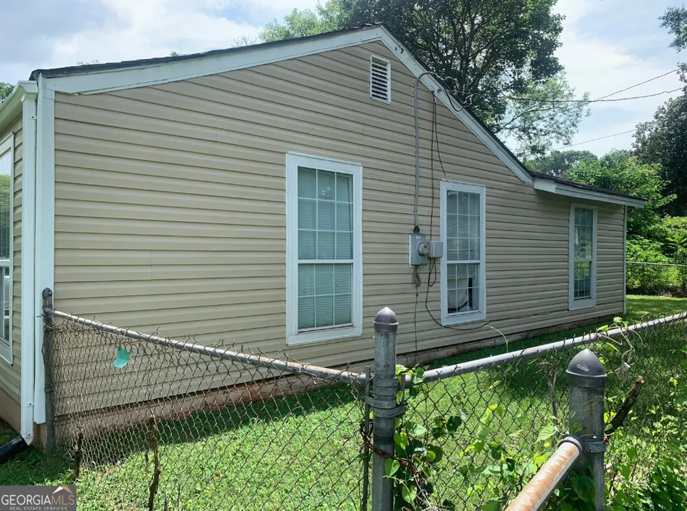 1933 Henry Crumpton DR SW Birmingham, AL 35211