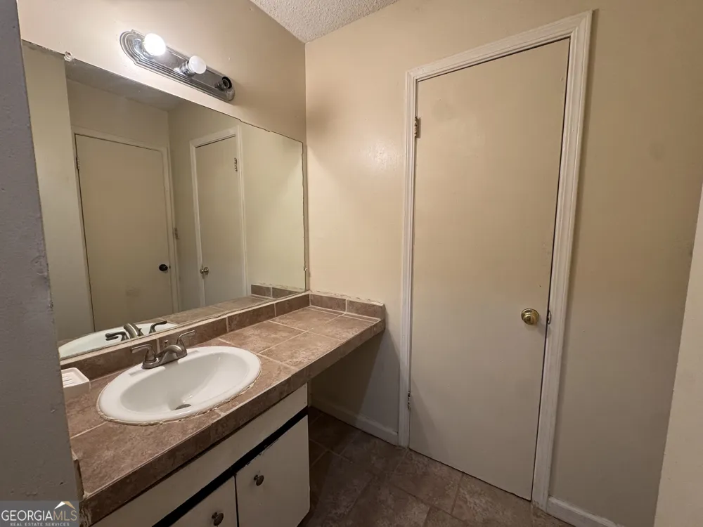 5140 High Point RD Union City, GA 30291
