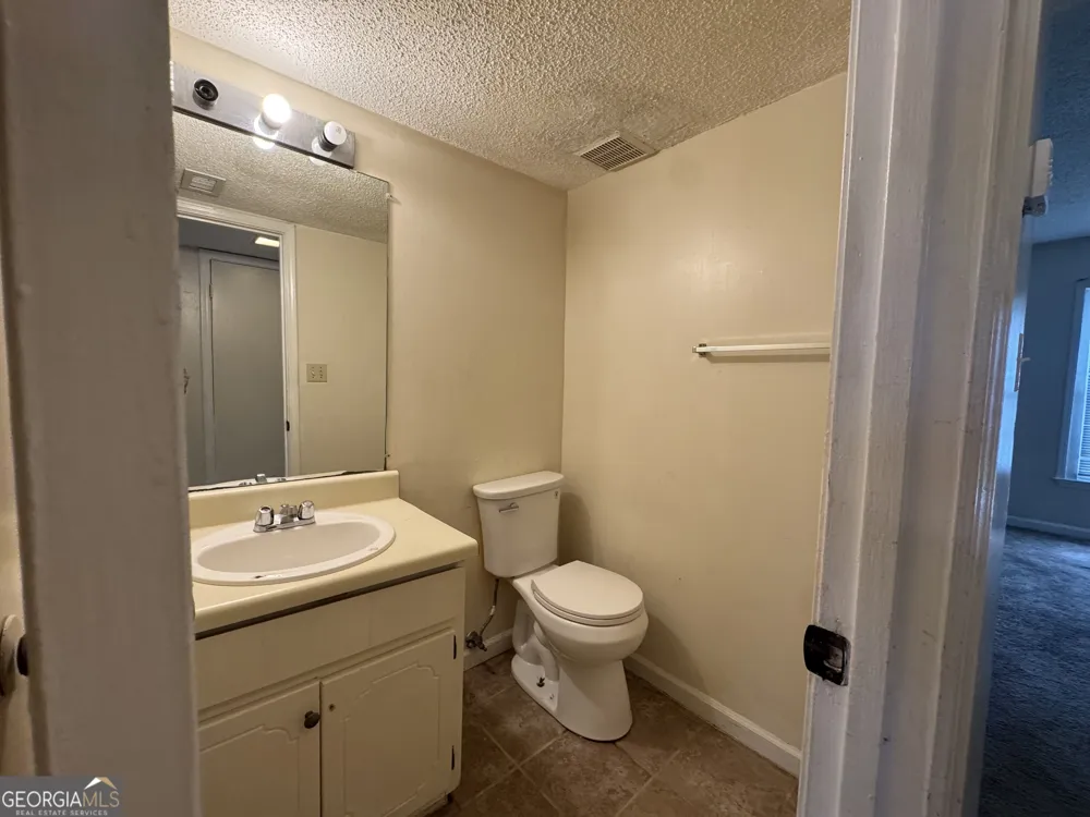 5140 High Point RD Union City, GA 30291