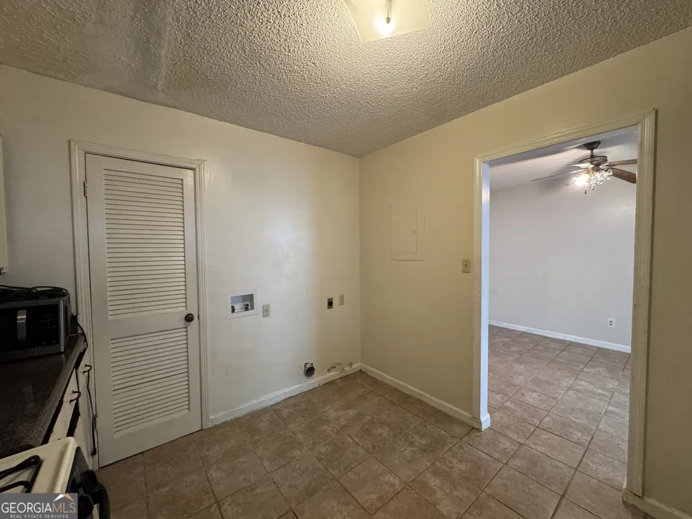 5140 High Point RD Union City, GA 30291