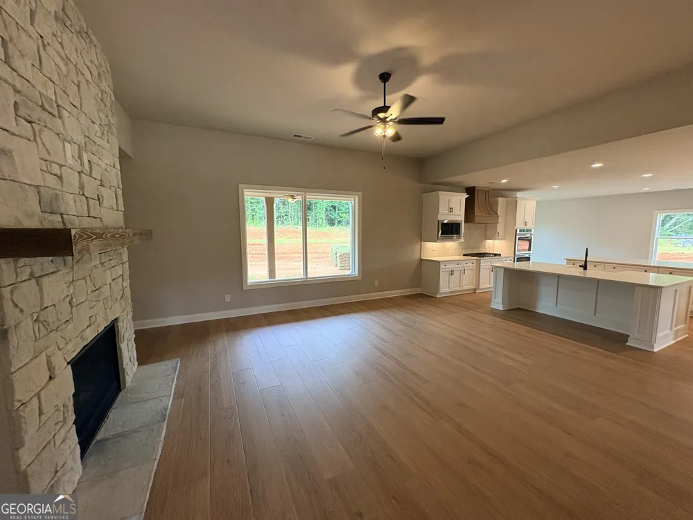 901 Stalling RD Senoia, GA 30276