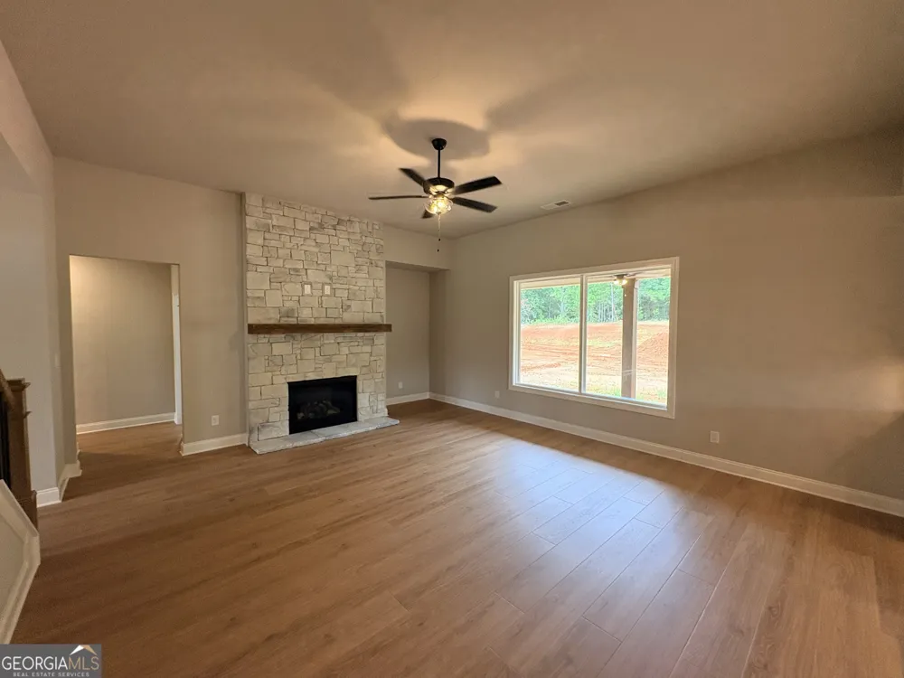 901 Stalling RD Senoia, GA 30276
