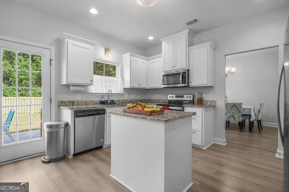 940 Meloney DR Hinesville, GA 31313