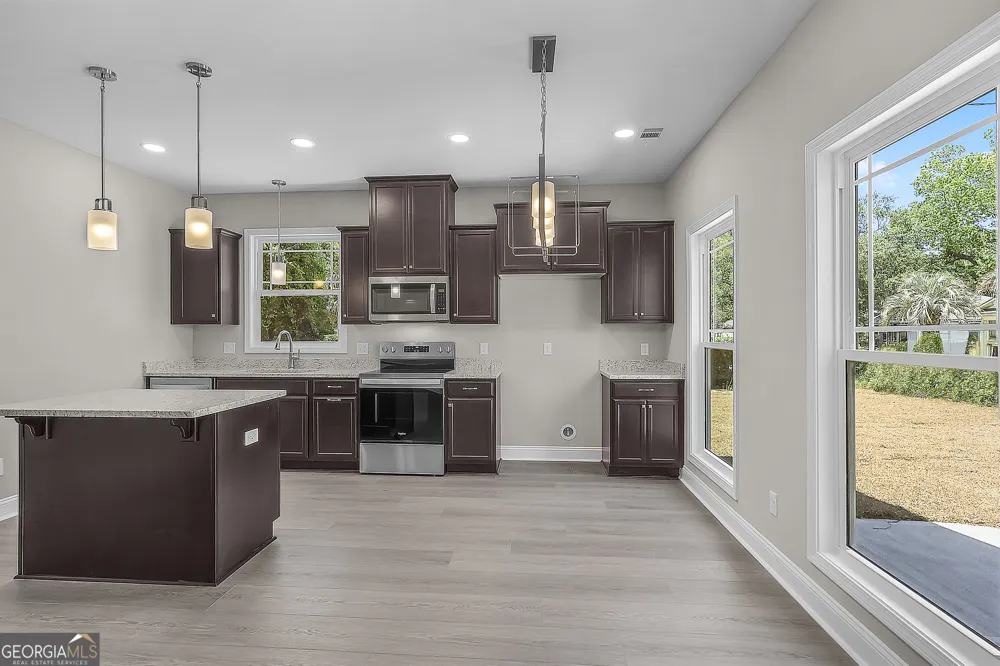 2235 Alaska ST Savannah, GA 31404