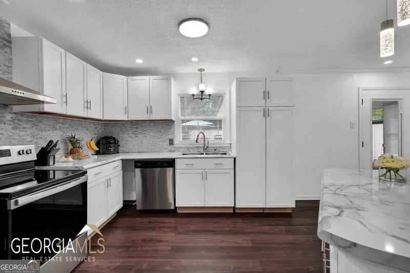 154 Atkinson DR Swainsboro, GA 30401