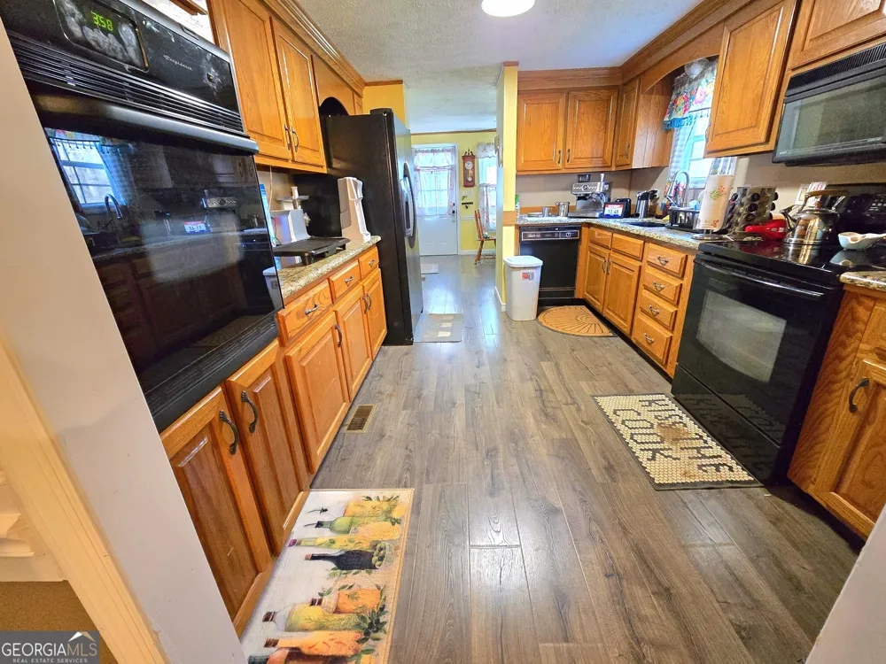 2001 Rocky Creek RD Mansfield, GA 30055