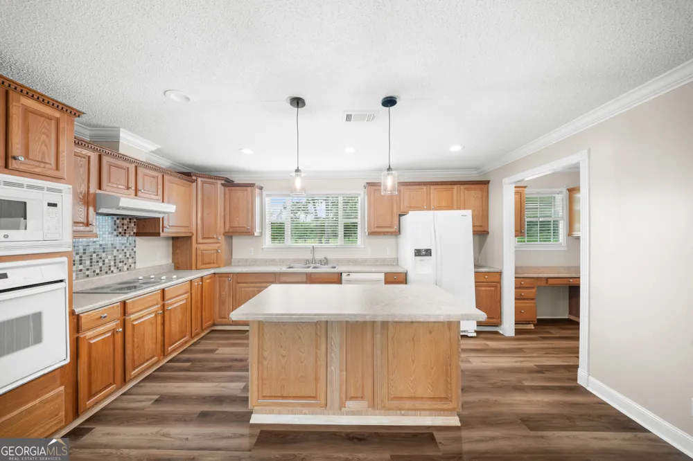 703 Dave Callaway RD Collins, GA 30421