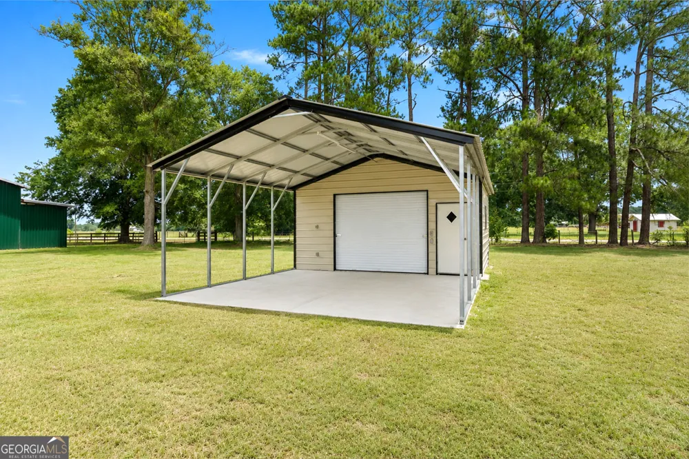 703 Dave Callaway RD Collins, GA 30421