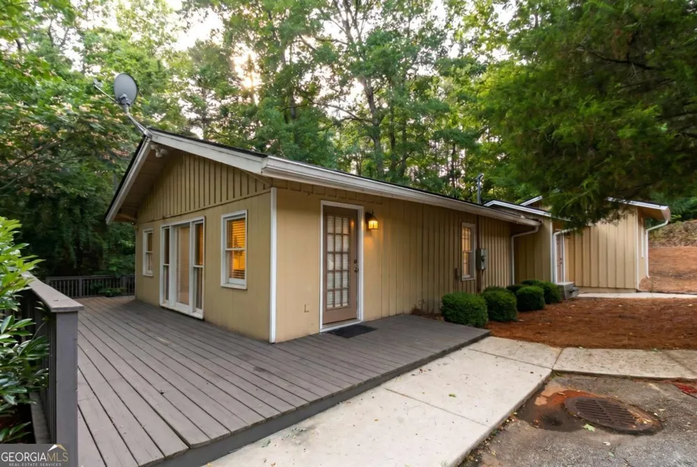 1051 Spring Creek DR Bishop, GA 30621