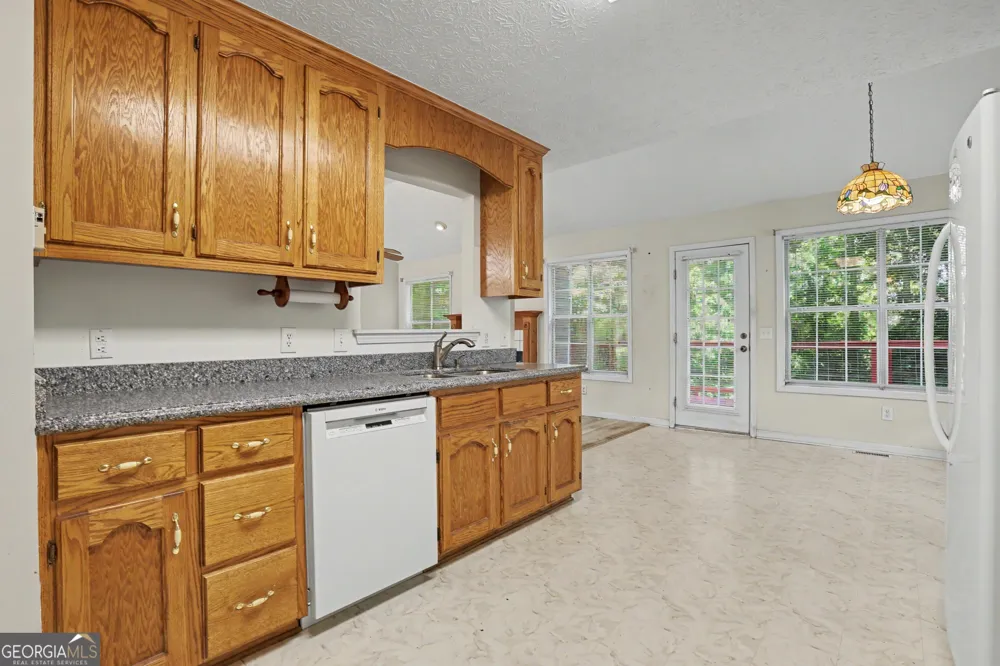 1411 Water Wheel DR Bethlehem, GA 30620