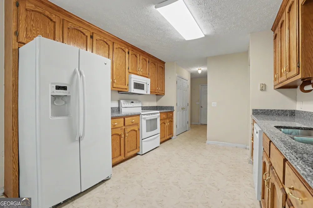 1411 Water Wheel DR Bethlehem, GA 30620