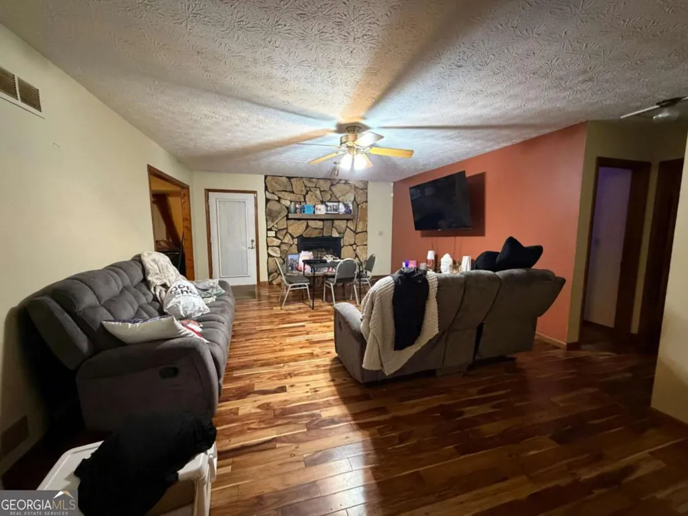 30 Price DR Locust Grove, GA 30248